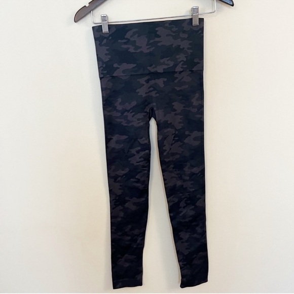 Spanx Blue Camo Seamless High Rise Leggings Size Small Ankle Fit Compression - Picture 1 of 7